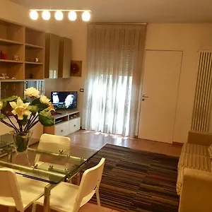 https://la-casa-di-manolo.emilia-romagnahotels.net